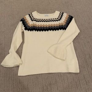 Off white comfy sweater w/geometric details